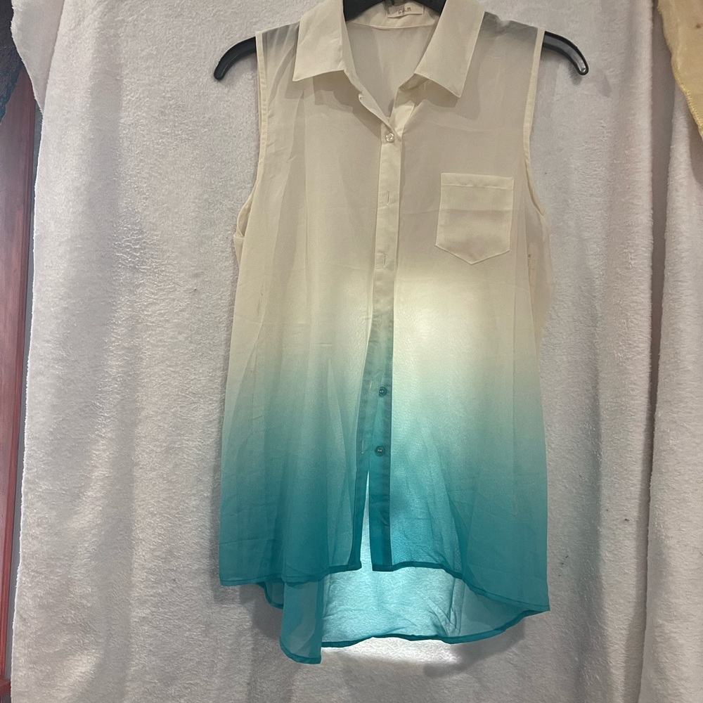 Ombre style button down sleeveless. Size small by E&M.
